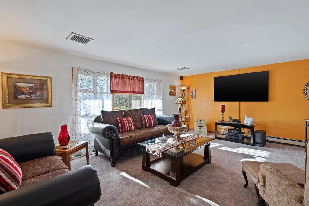 88 Lake Osiris Road Walden NY 12586