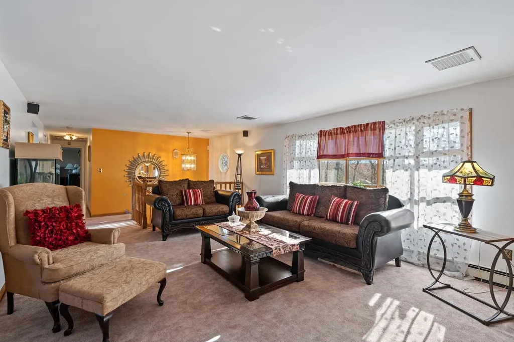 88 Lake Osiris Road Walden NY 12586