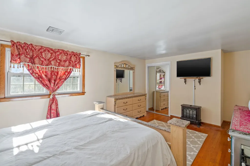 88 Lake Osiris Road Walden NY 12586
