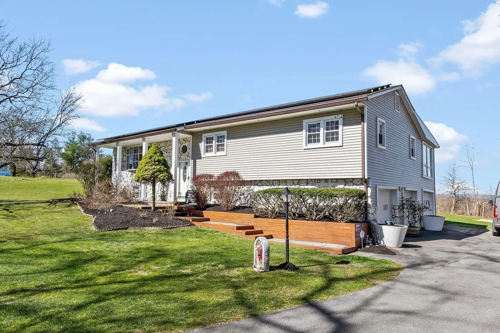 88 Lake Osiris Road Walden NY 12586