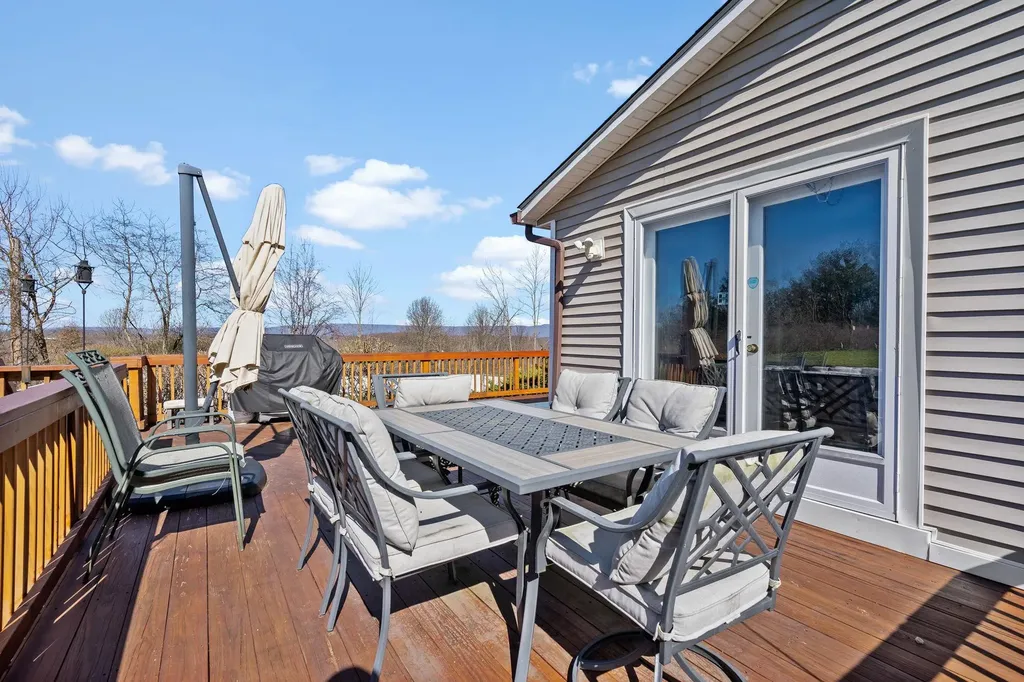 88 Lake Osiris Road Walden NY 12586