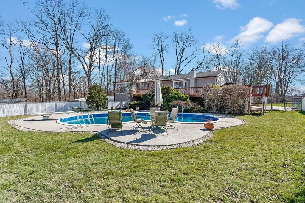 88 Lake Osiris Road Walden NY 12586