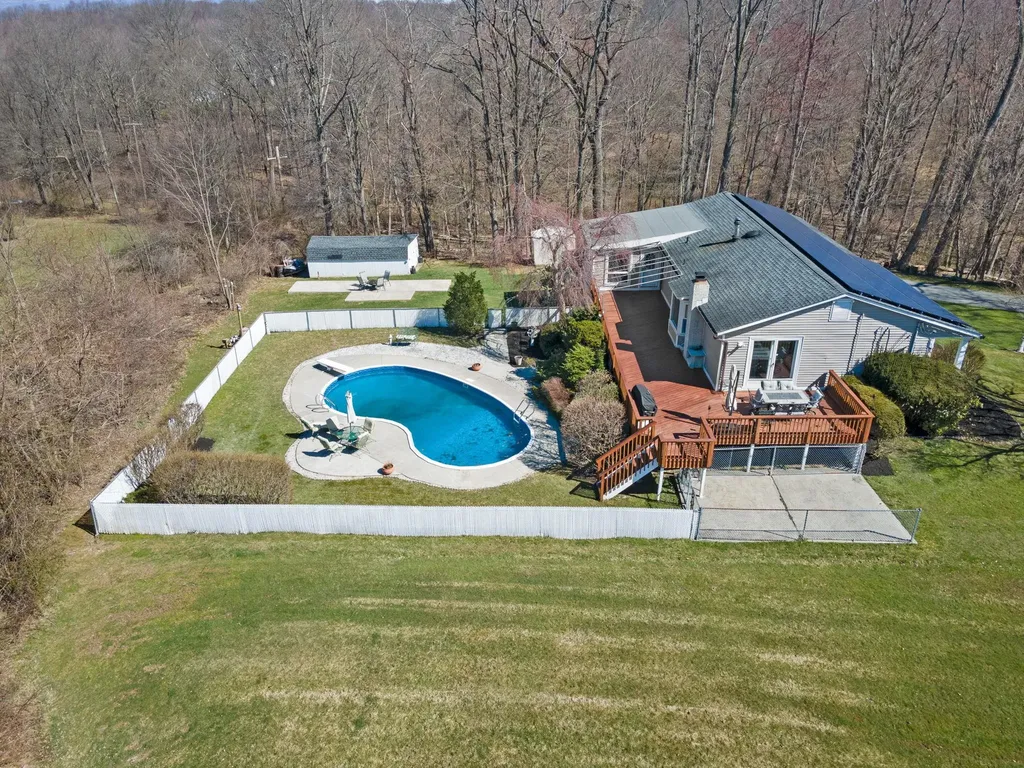 88 Lake Osiris Road Walden NY 12586