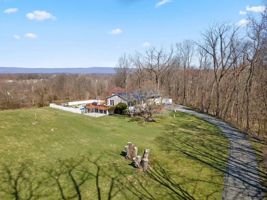 88 Lake Osiris Road Walden NY 12586