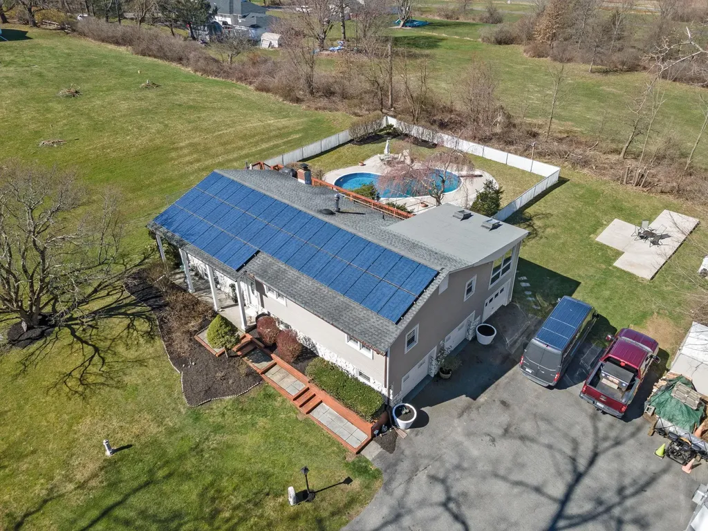 88 Lake Osiris Road Walden NY 12586