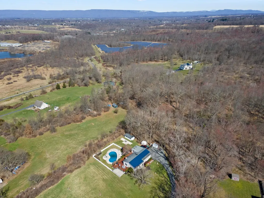 88 Lake Osiris Road Walden NY 12586