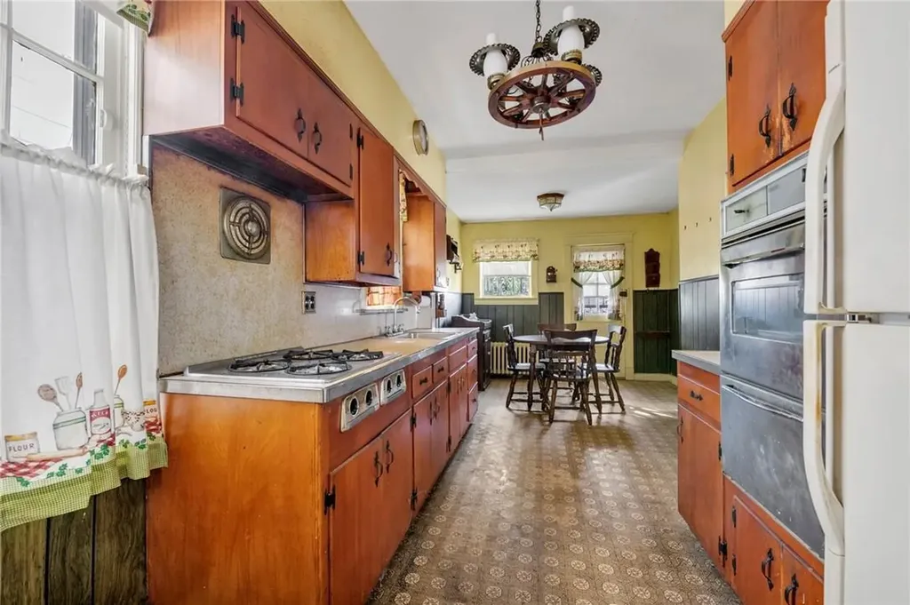 2125 Haight Avenue Bronx NY 10461