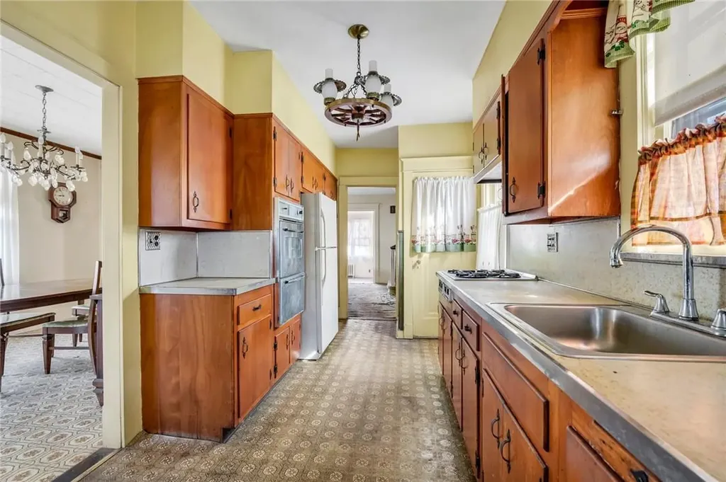 2125 Haight Avenue Bronx NY 10461