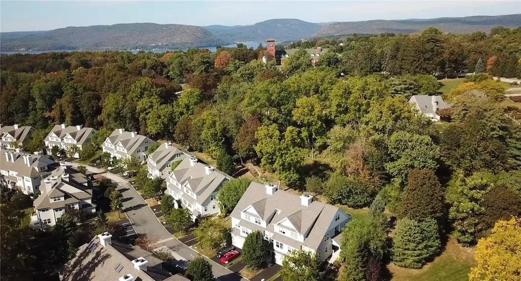 89 Hillcrest Lane Peekskill NY 10566