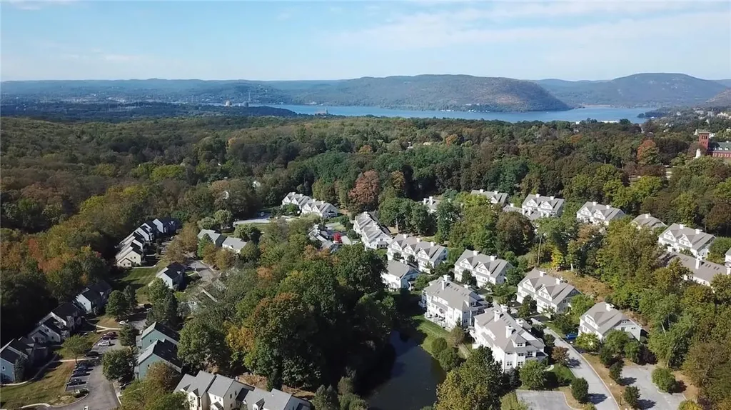 89 Hillcrest Lane Peekskill NY 10566