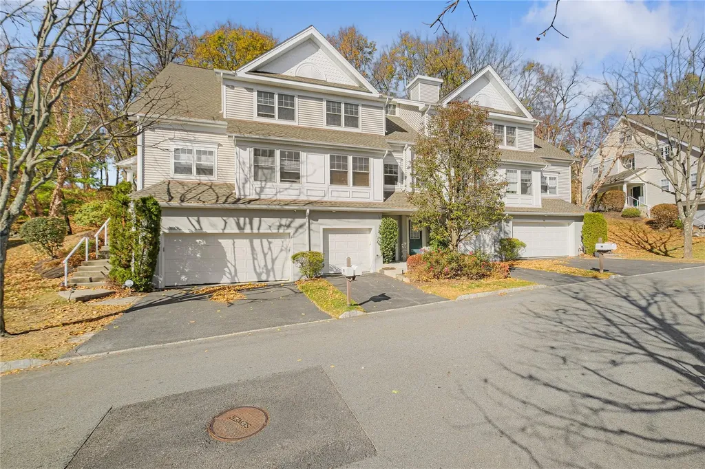 89 Hillcrest Lane Peekskill NY 10566