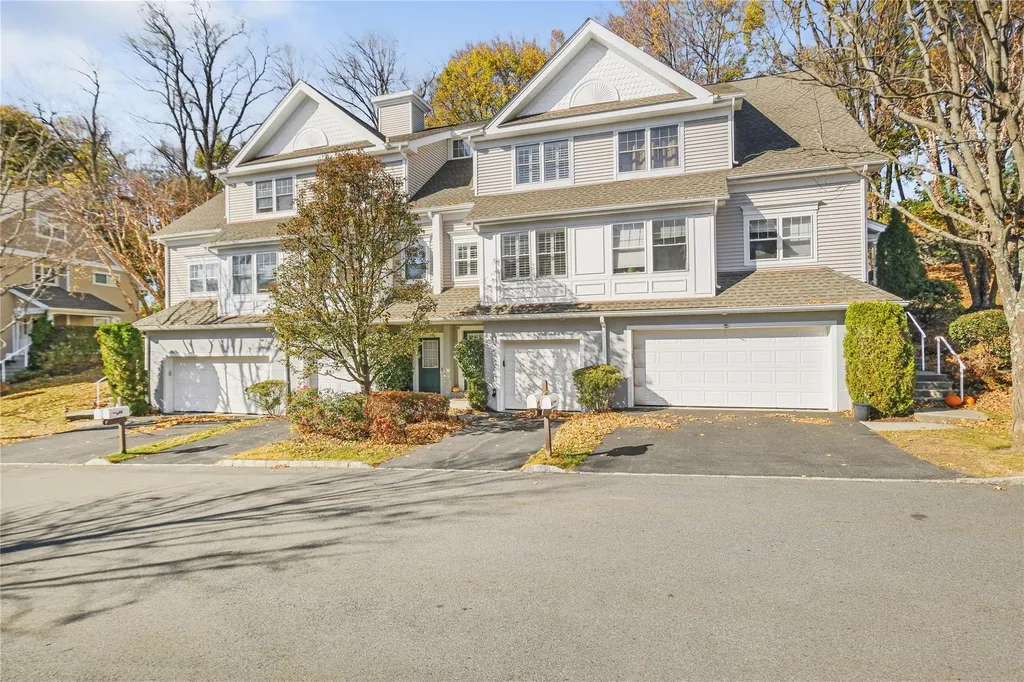 89 Hillcrest Lane Peekskill NY 10566