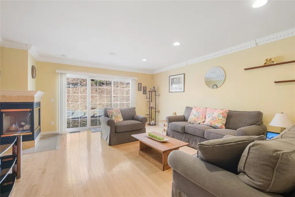89 Hillcrest Lane Peekskill NY 10566