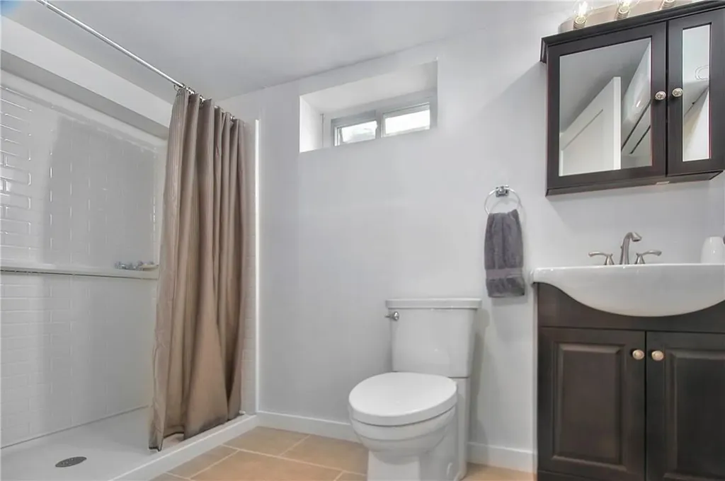 14 Treadwell Circle Poughkeepsie NY 12601