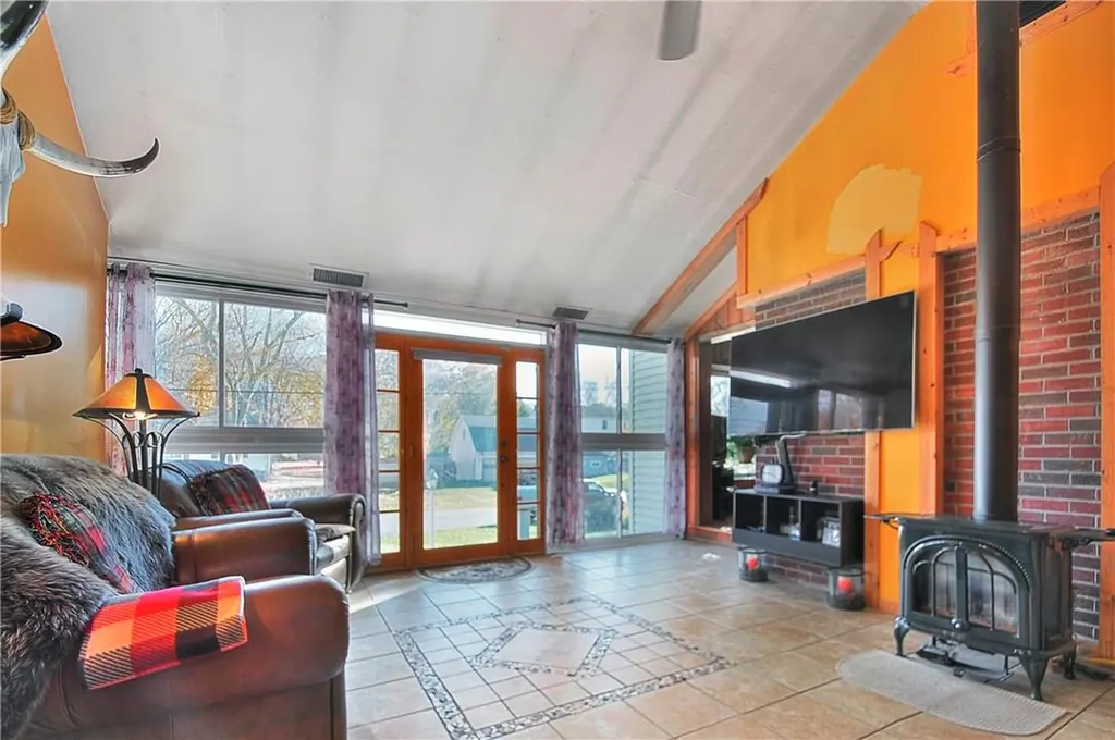 14 Treadwell Circle Poughkeepsie NY 12601