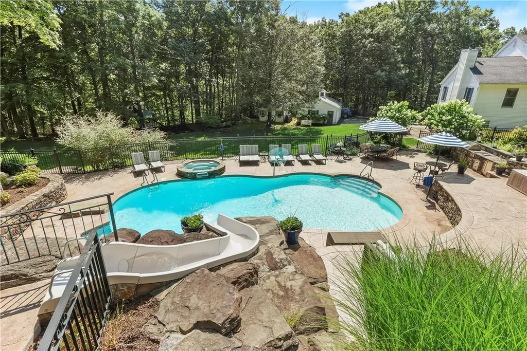 62 Cross Pond Road Pound Ridge NY 10576