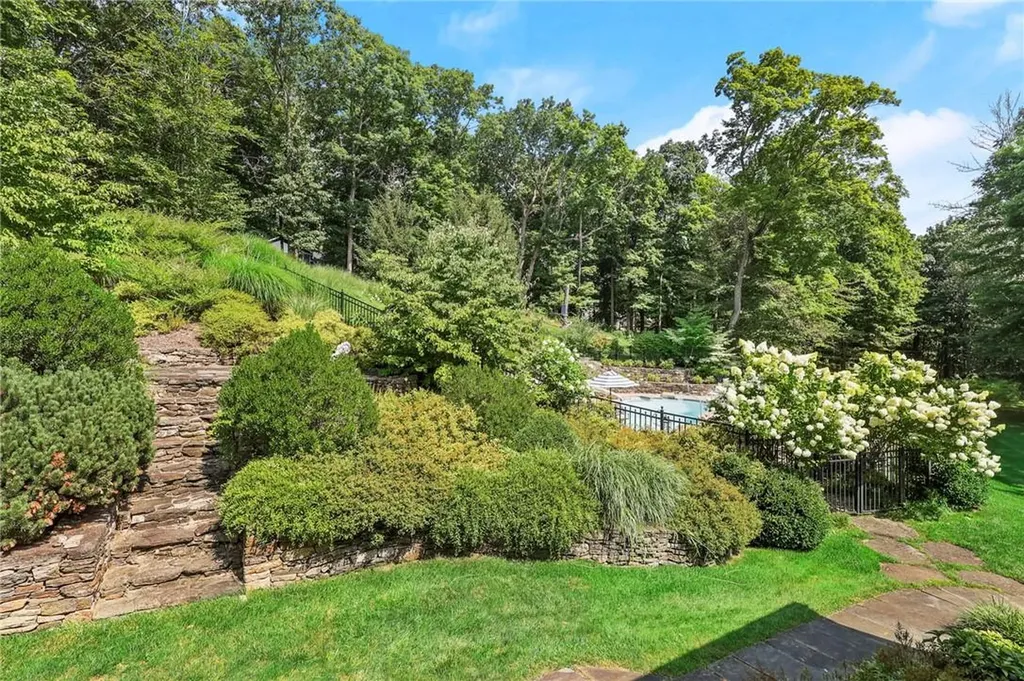 62 Cross Pond Road Pound Ridge NY 10576