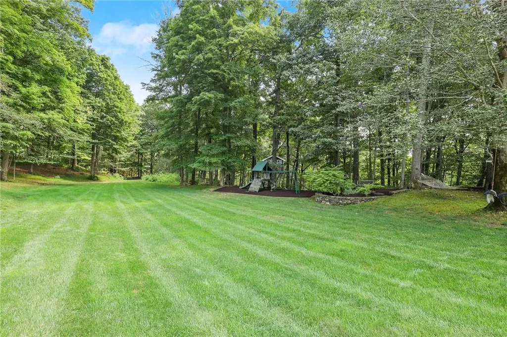 62 Cross Pond Road Pound Ridge NY 10576