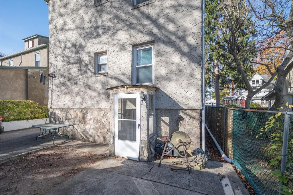 22 Hillcrest Road Bronxville NY 10708