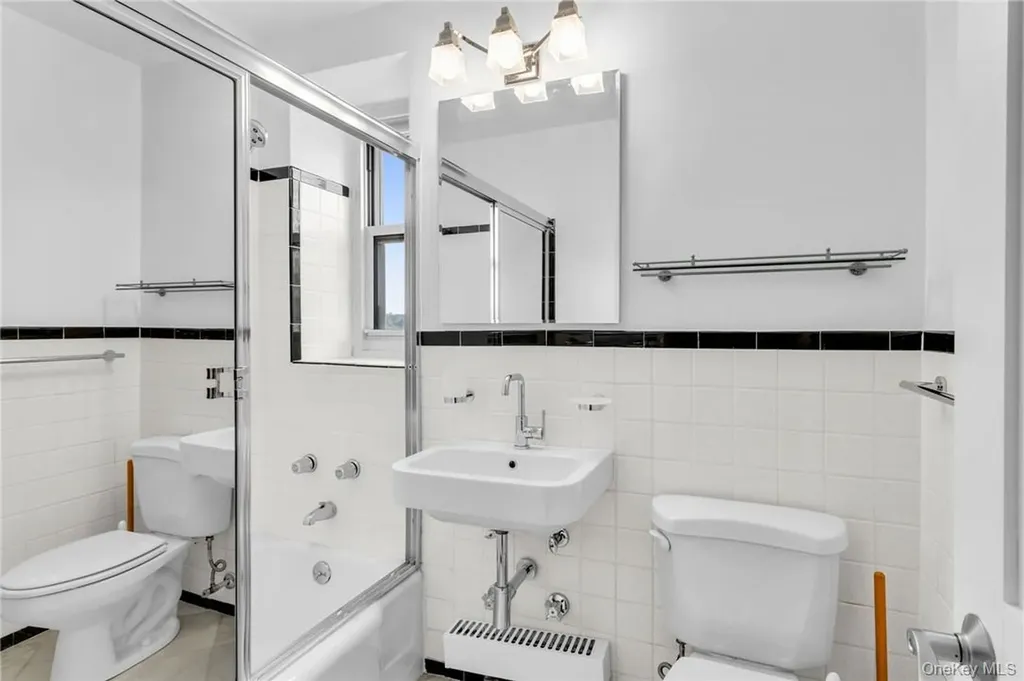 3935 Blackstone Avenue Bronx NY 10471
