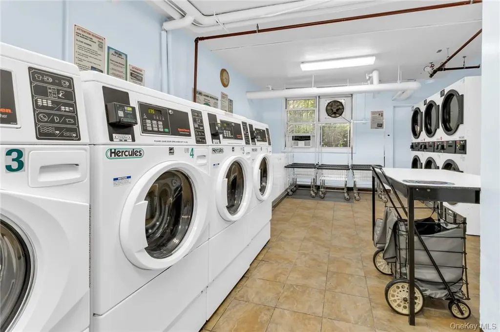 3935 Blackstone Avenue Bronx NY 10471