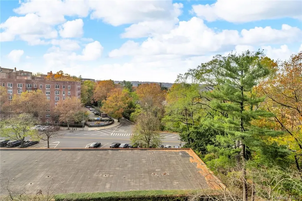 3935 Blackstone Avenue Bronx NY 10471