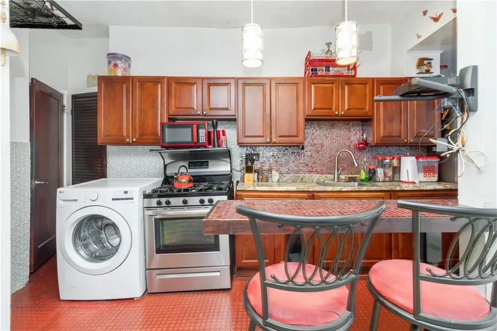 3723 Rombouts Avenue Bronx NY 10466