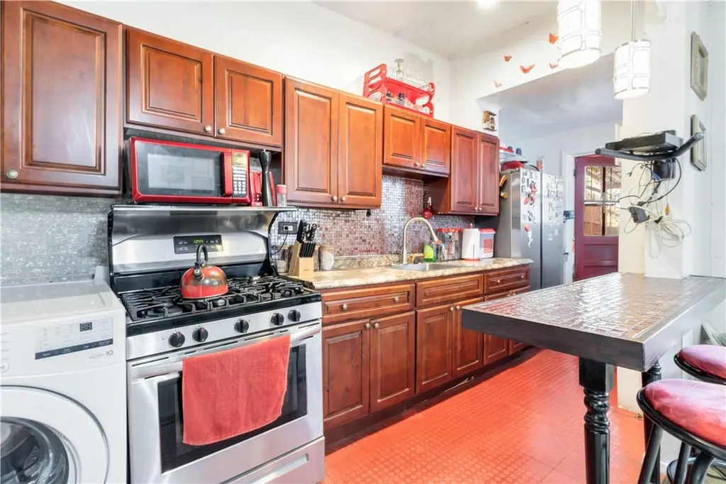 3723 Rombouts Avenue Bronx NY 10466