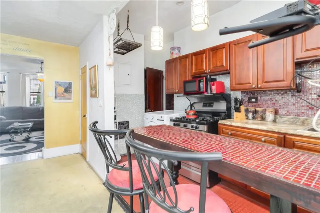 3723 Rombouts Avenue Bronx NY 10466