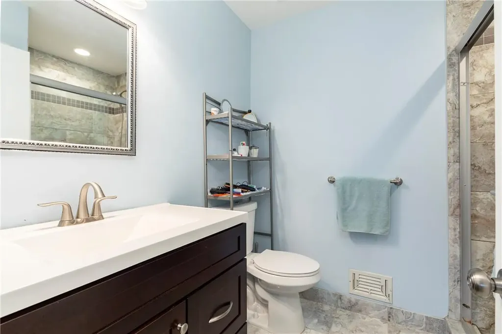 4 Downing Place Poughkeepsie NY 12603