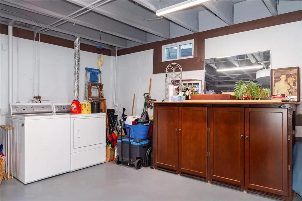 4 Downing Place Poughkeepsie NY 12603