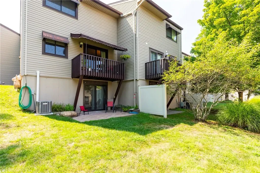 4 Downing Place Poughkeepsie NY 12603