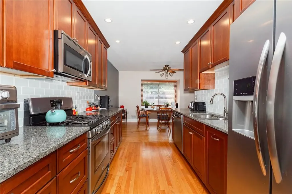 4 Downing Place Poughkeepsie NY 12603