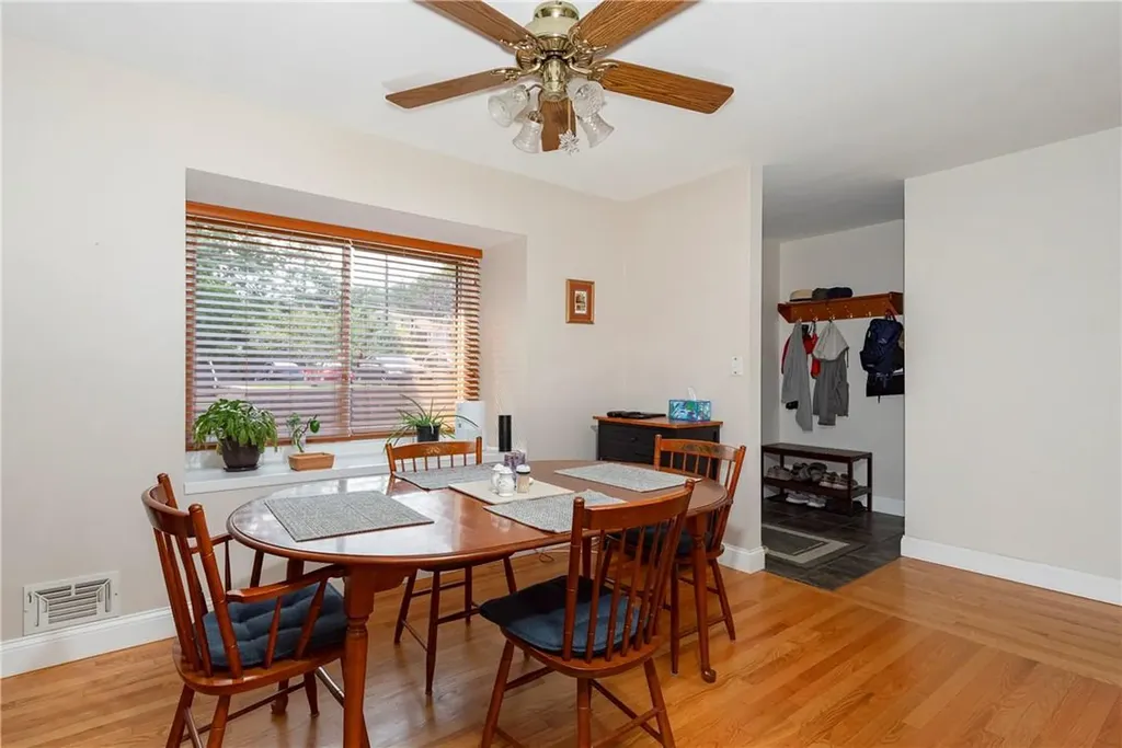 4 Downing Place Poughkeepsie NY 12603