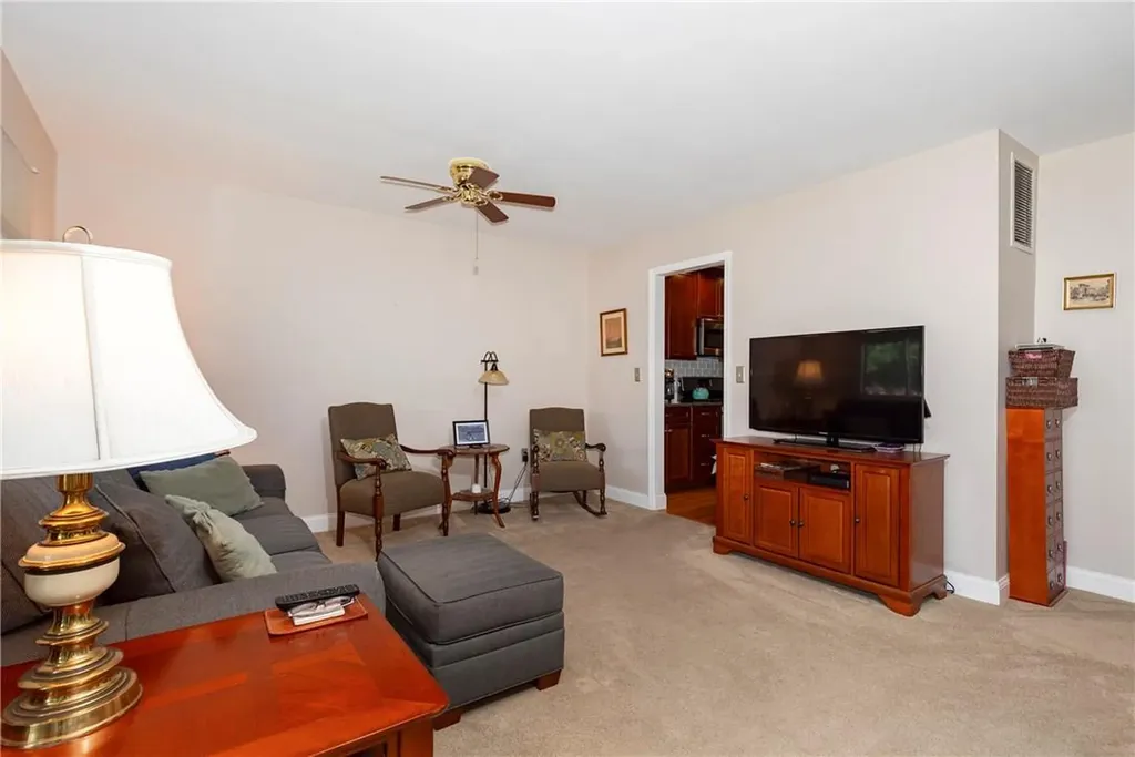4 Downing Place Poughkeepsie NY 12603