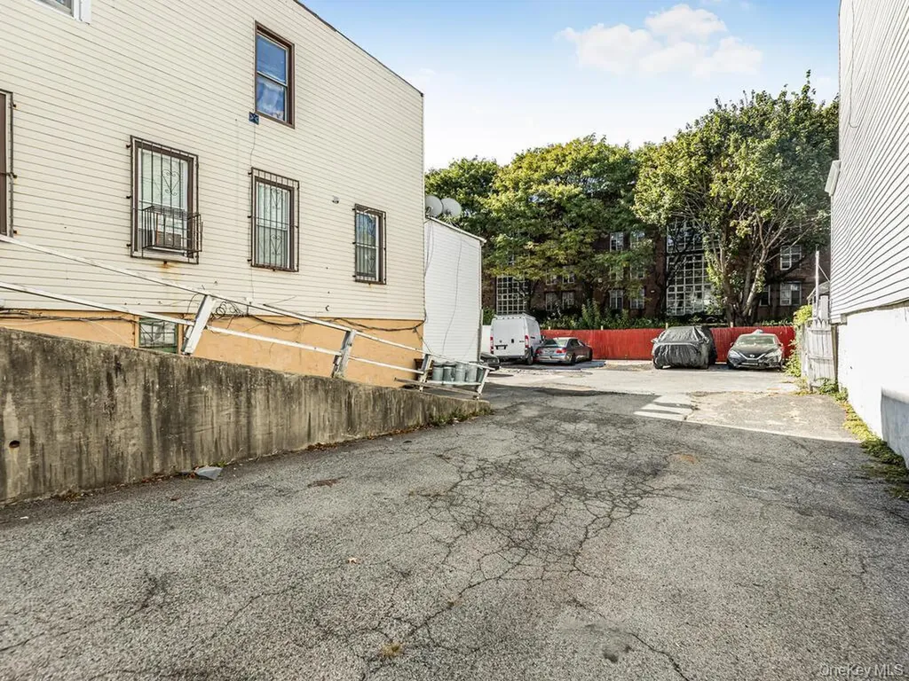 1151 Saint Lawrence Avenue Bronx NY 10472