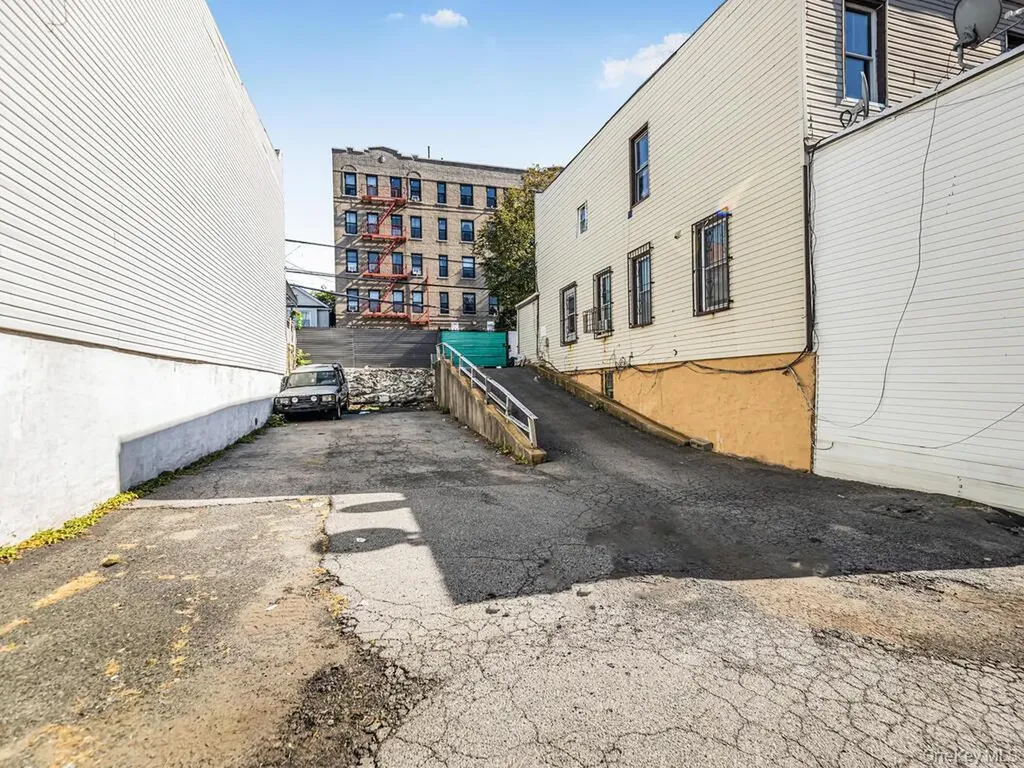 1151 Saint Lawrence Avenue Bronx NY 10472