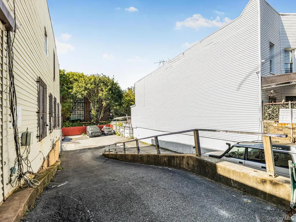 1151 Saint Lawrence Avenue Bronx NY 10472