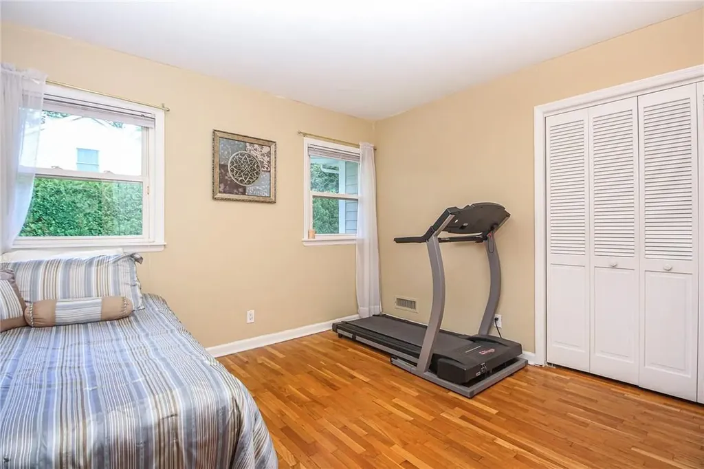 21 Maplemoor Lane White Plains NY 10605