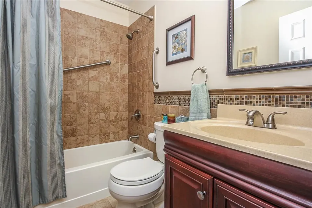 21 Maplemoor Lane White Plains NY 10605