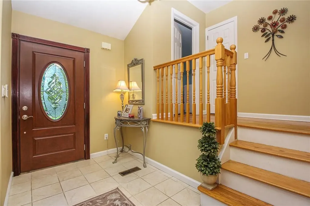21 Maplemoor Lane White Plains NY 10605