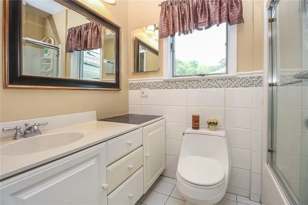 21 Maplemoor Lane White Plains NY 10605