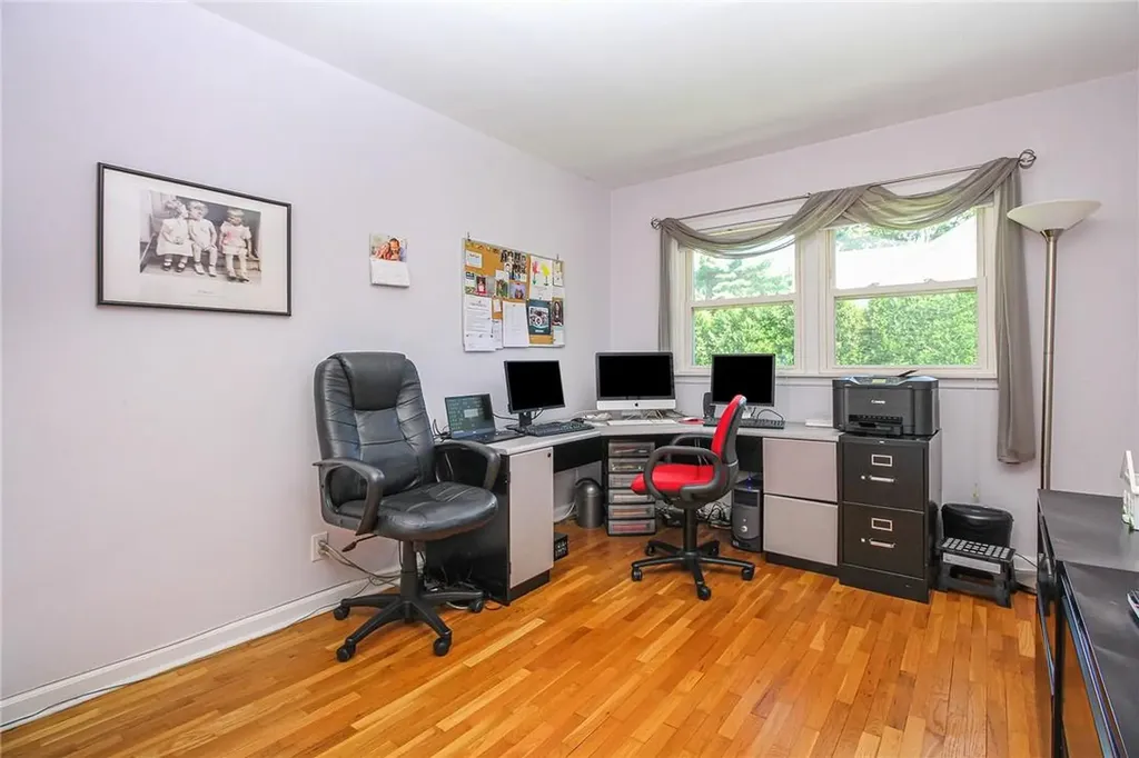 21 Maplemoor Lane White Plains NY 10605