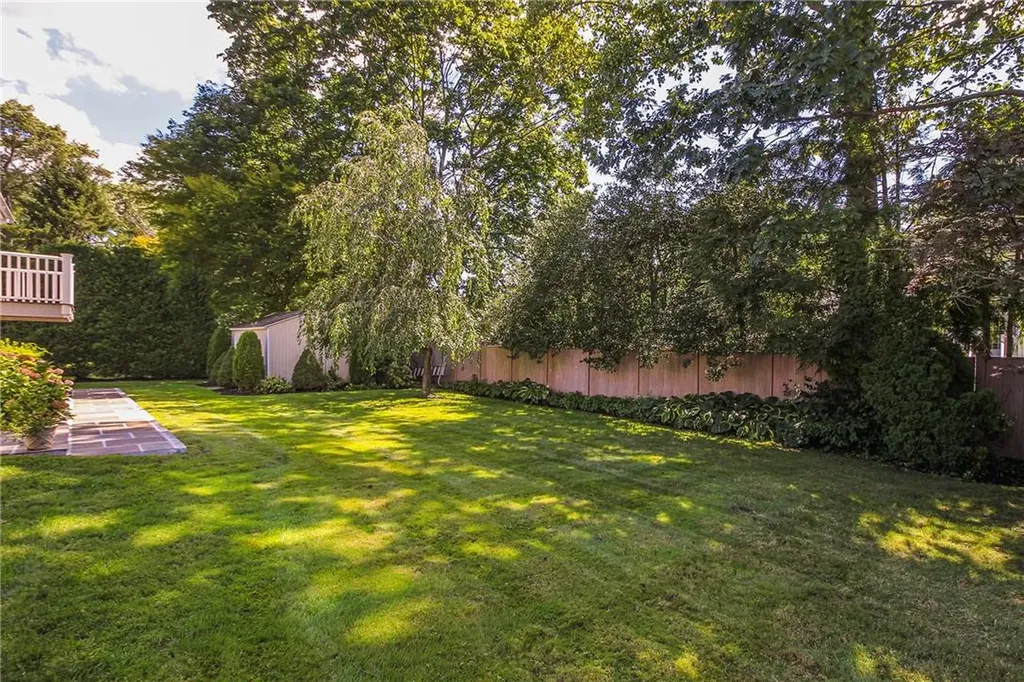 21 Maplemoor Lane White Plains NY 10605