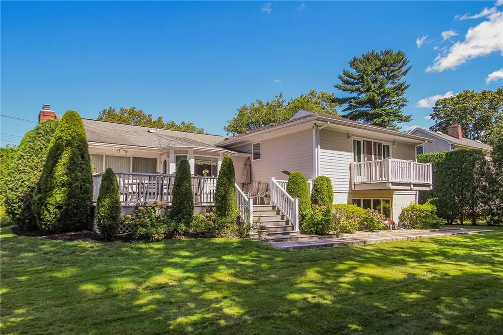 21 Maplemoor Lane White Plains NY 10605