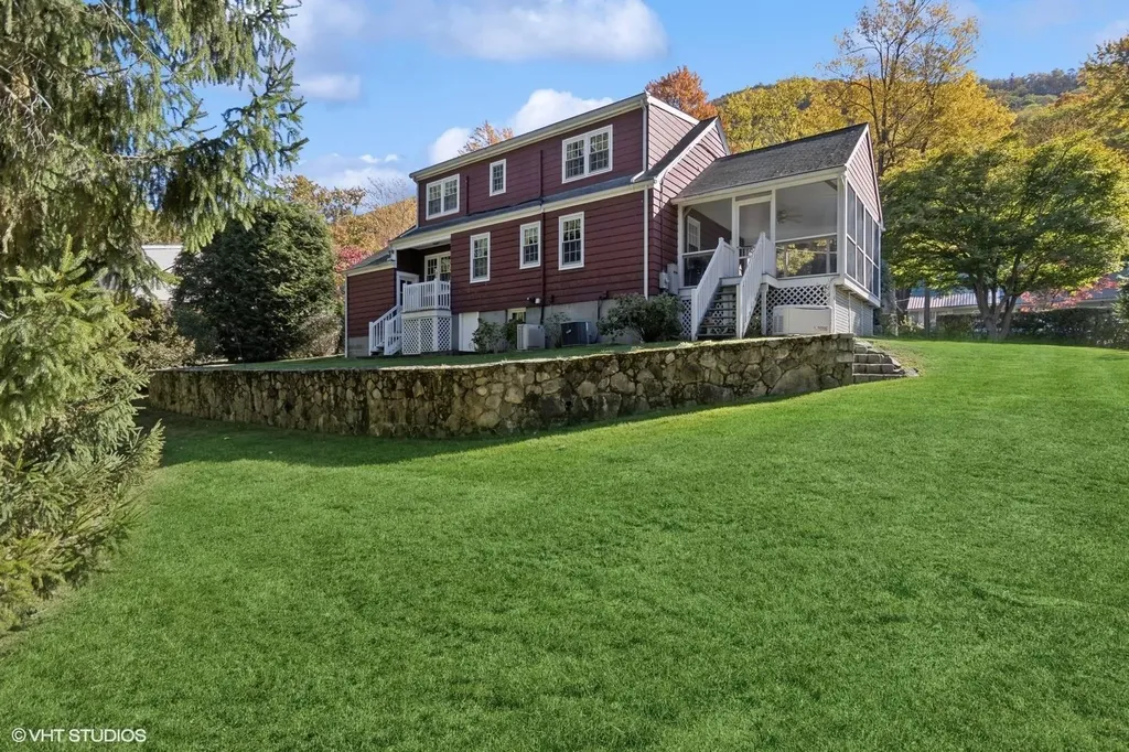 17 Pleasant View Avenue Beacon NY 12508