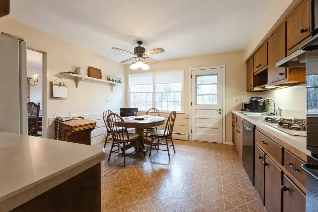 6 Hampton Road Airmont NY 10901