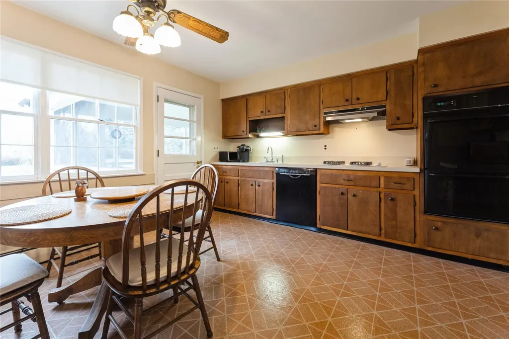 6 Hampton Road Airmont NY 10901