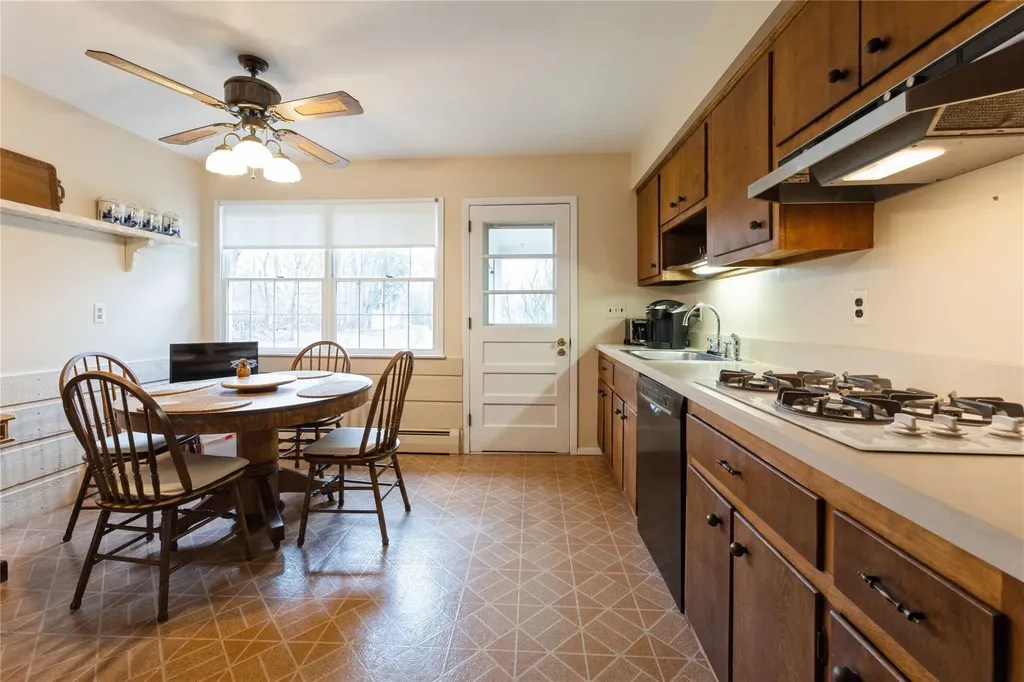 6 Hampton Road Airmont NY 10901
