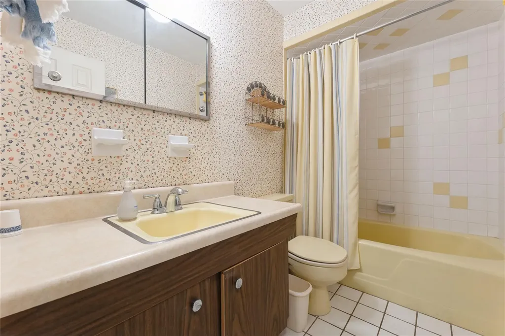 6 Hampton Road Airmont NY 10901